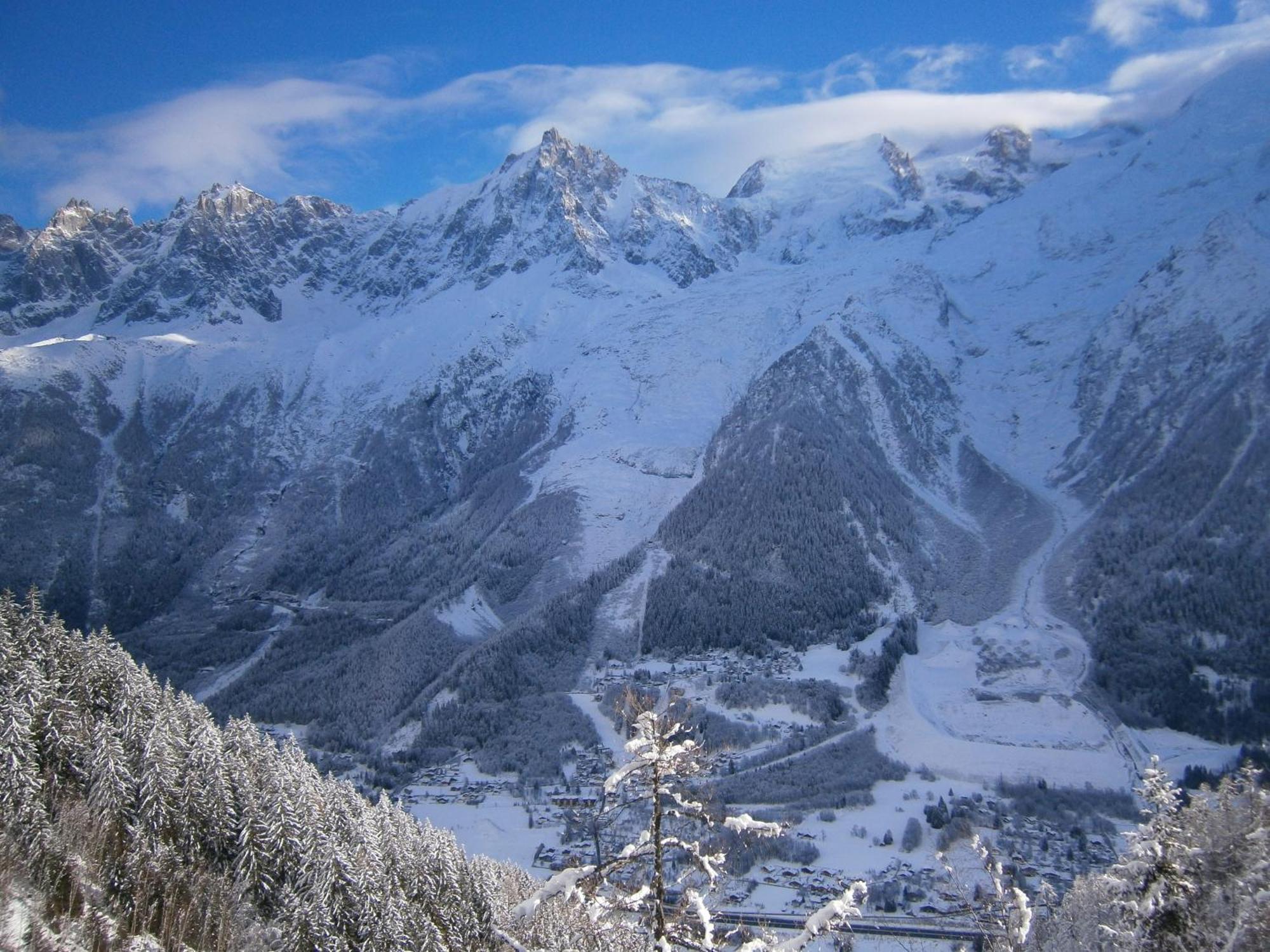 Les Chalets Du Bonheur เลอุชส์ ห้อง รูปภาพ