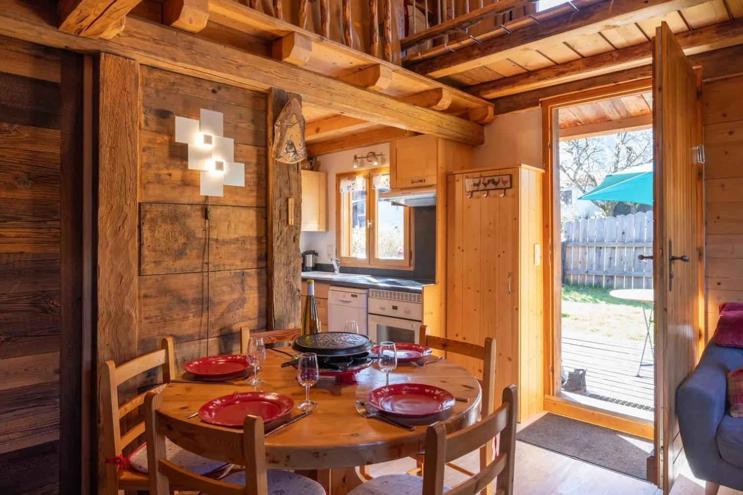 Les Chalets Du Bonheur เลอุชส์ ภายนอก รูปภาพ
