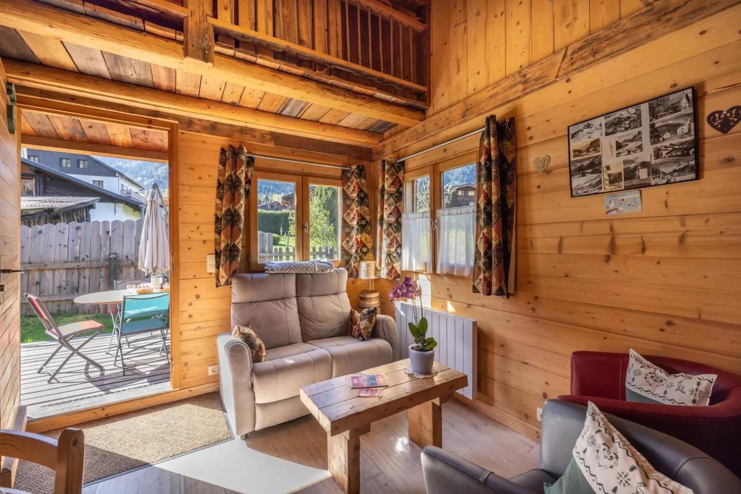 Les Chalets Du Bonheur เลอุชส์ ภายนอก รูปภาพ