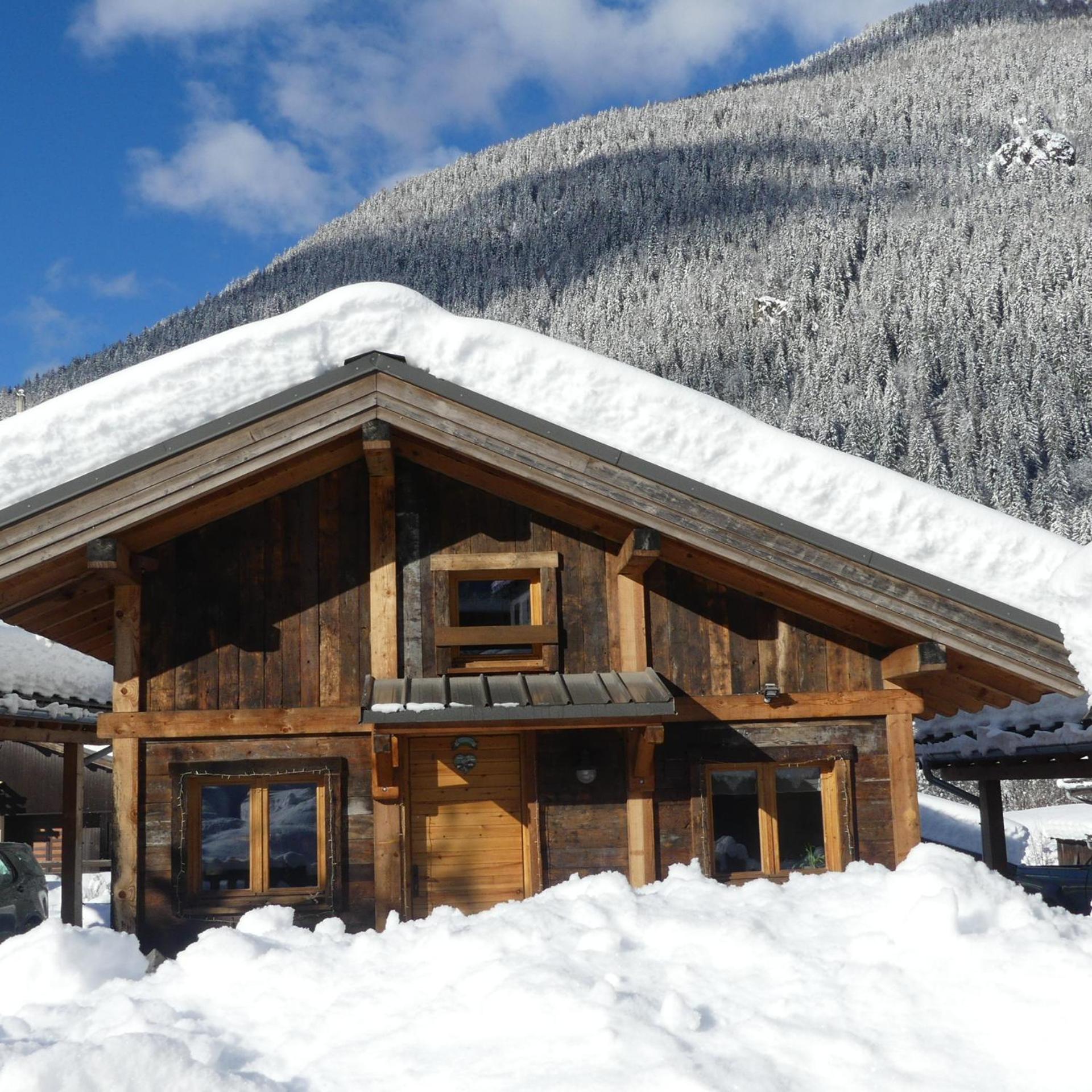 Les Chalets Du Bonheur เลอุชส์ ภายนอก รูปภาพ